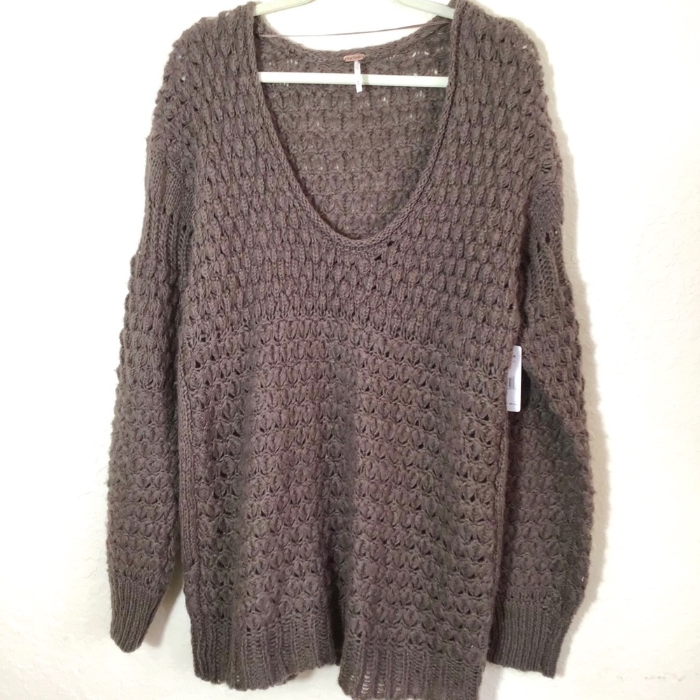 NWT Free People “Crashing Waves” Pullover. Size M - Picture 6 of 7